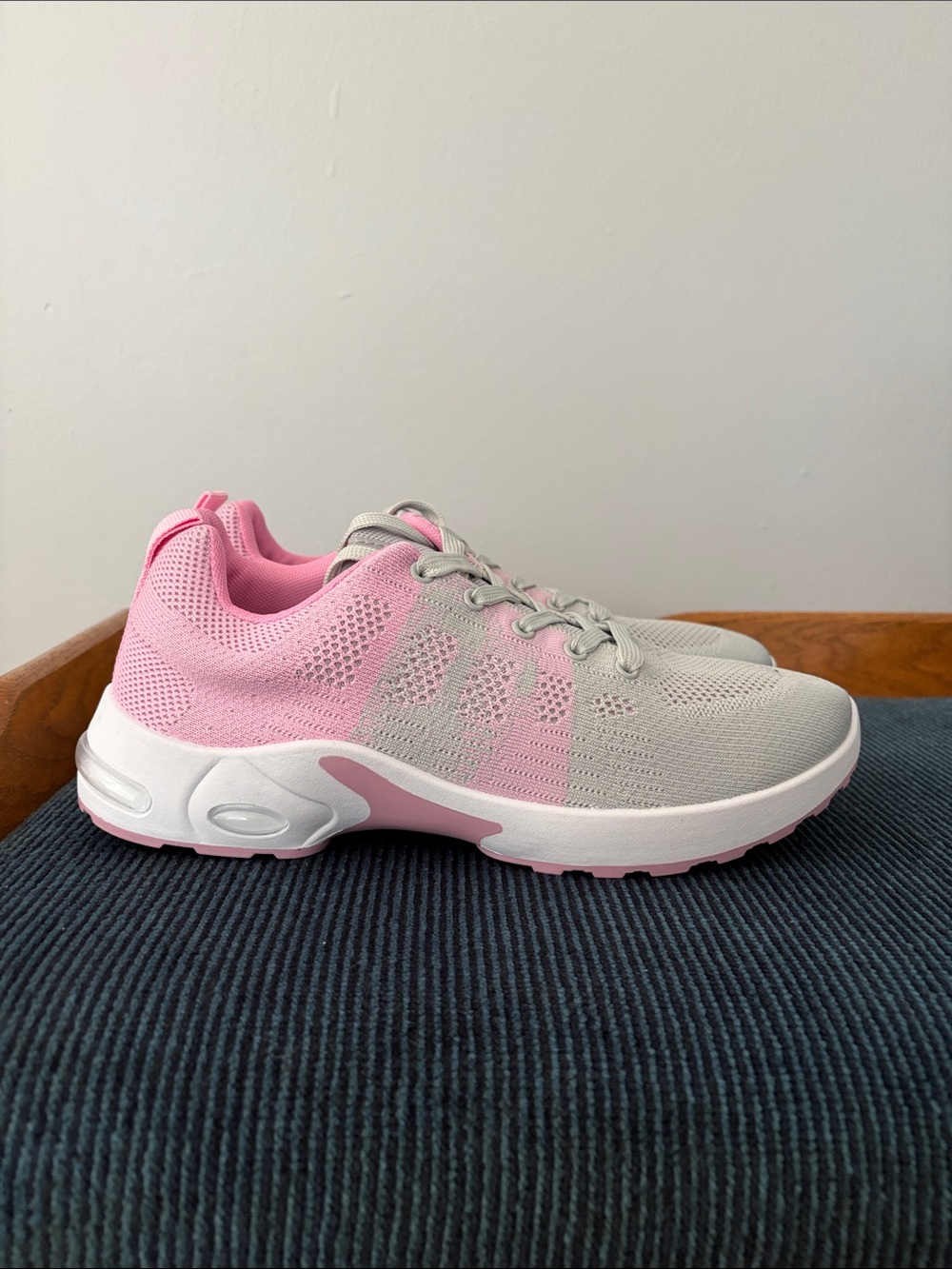 NWT Orthora Sneakers Women’s Size 10